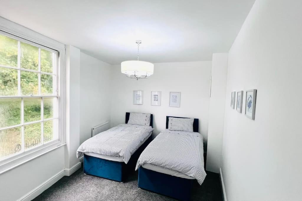 Flat 4 Marine Parade House, 1 East Cliff- Next To Dover Port, White Cliffs, Beach, Castle ภายนอก รูปภาพ