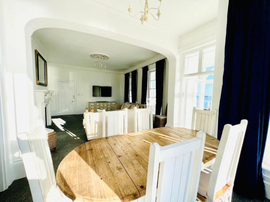 Flat 4 Marine Parade House, 1 East Cliff- Next To Dover Port, White Cliffs, Beach, Castle ภายนอก รูปภาพ