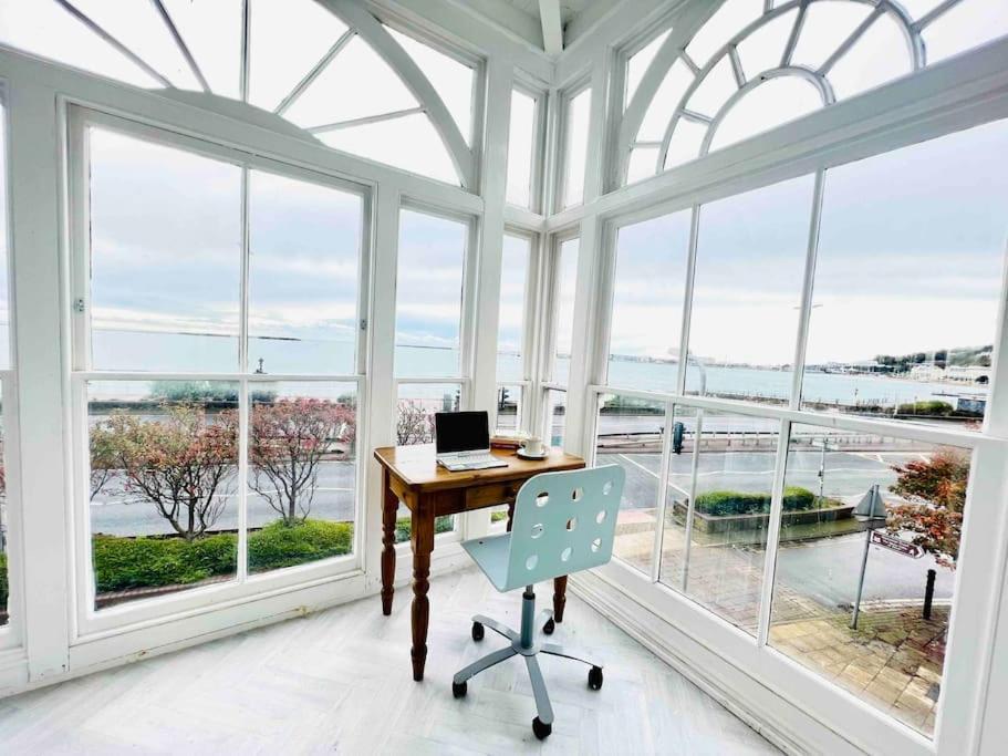 Flat 4 Marine Parade House, 1 East Cliff- Next To Dover Port, White Cliffs, Beach, Castle ภายนอก รูปภาพ